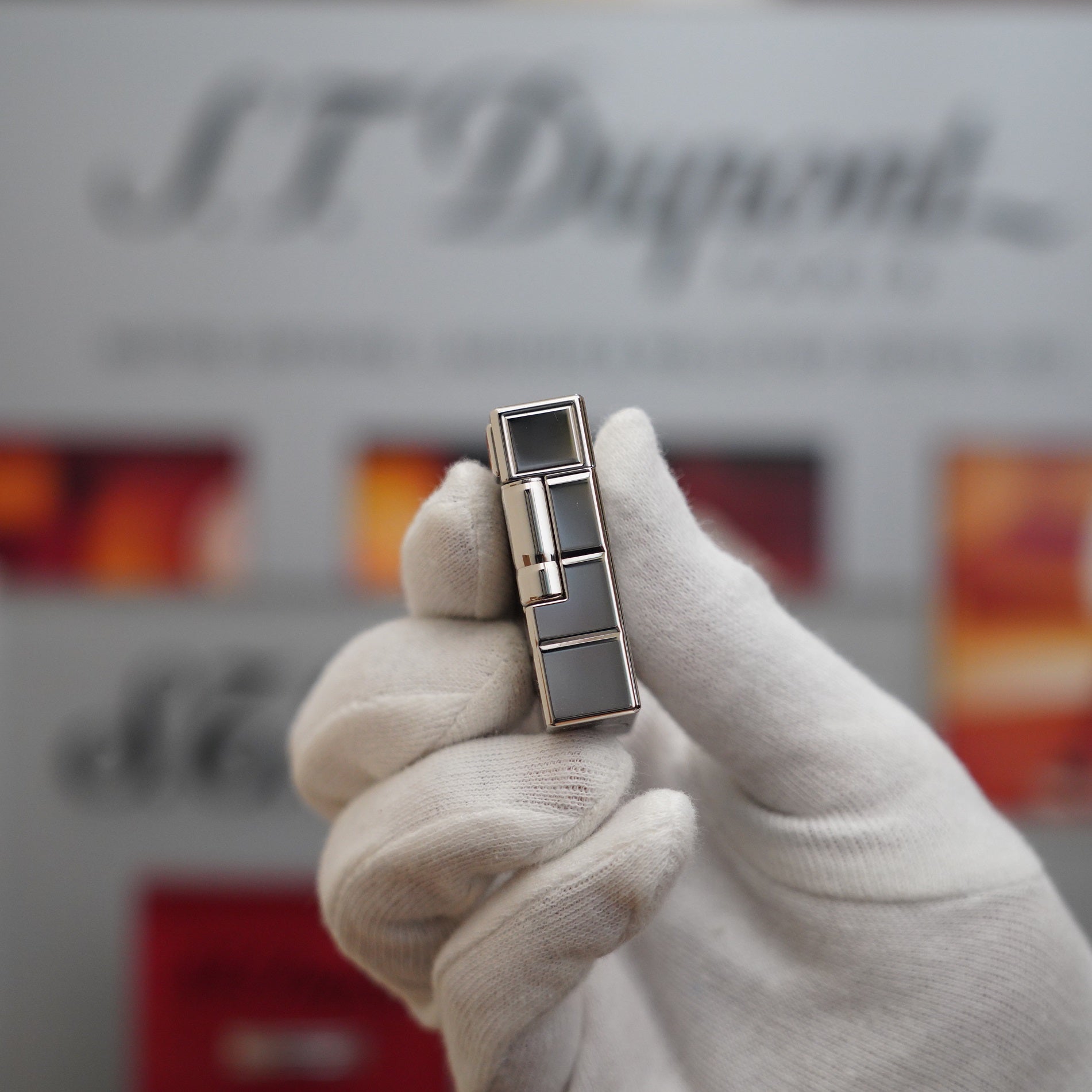 Limited edition Vintage S.T. Dupont 1990 Limited anniversary Platinum Serie 60 years 1 Diamond Ligne 1 Plated Lighter by S.T. Dupont.