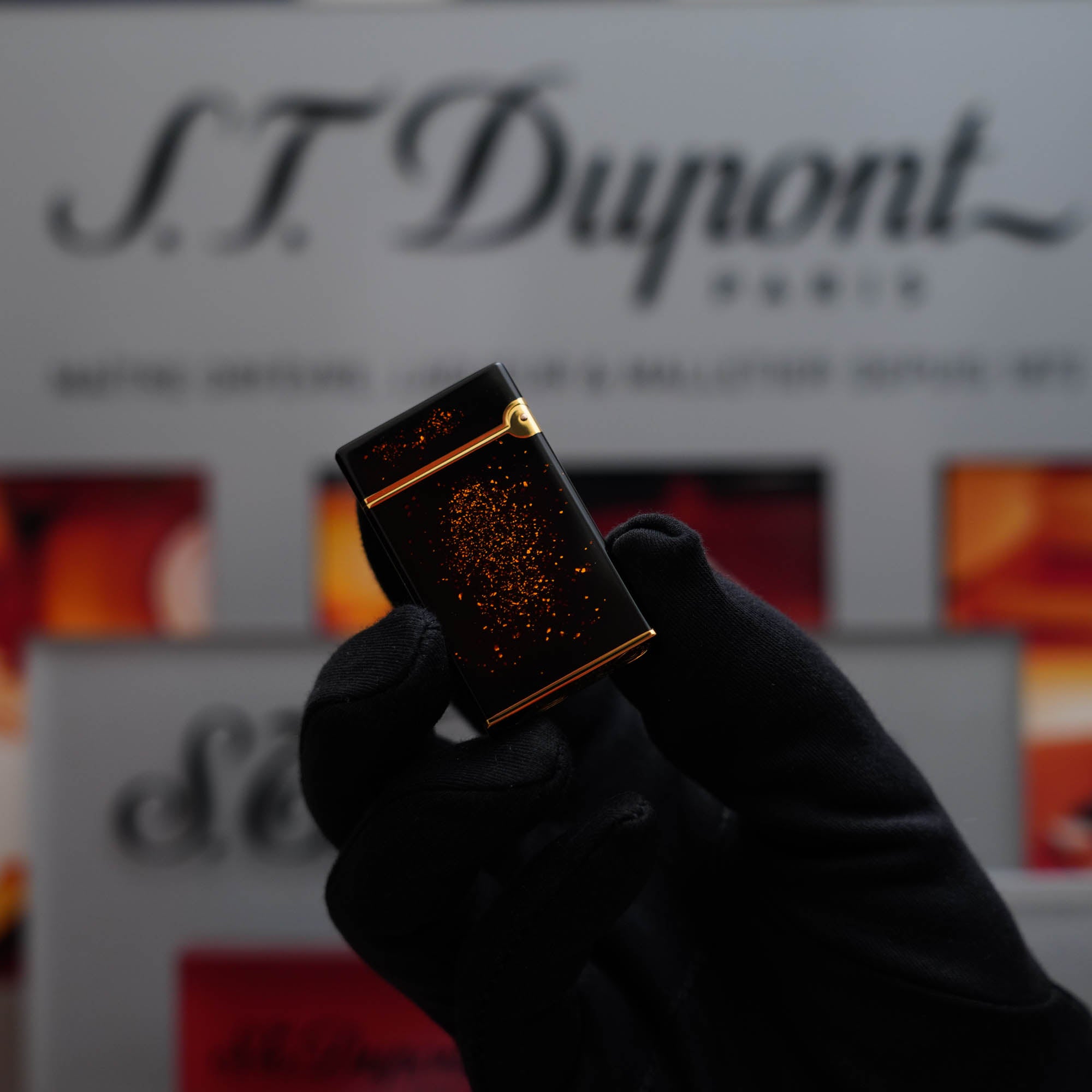 Vintage 1980 St Dupont 24k Gold Finish Black Lacquer Gold Powder Ligne 2 LD Lighter